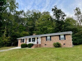 1936 Ashmore Ave in Chattanooga, TN - Building Photo