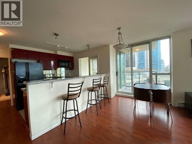 1328 W Pender St in Vancouver, BC - Building Photo - Building Photo