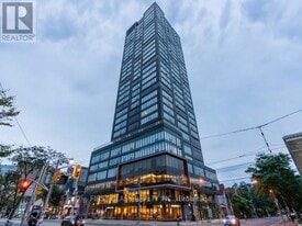 203 College St in Toronto, ON - Building Photo