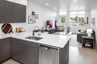 Solace in Portland, OR - Foto de edificio - Building Photo