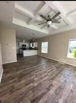 1801 Harrison St in Weslaco, TX - Building Photo