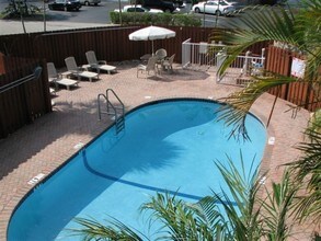 Ridge Garden Apartments in Fort Lauderdale, FL - Foto de edificio - Building Photo