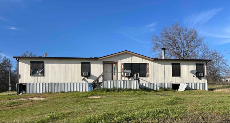 341 Wonder Dr in Springtown, TX - Building Photo