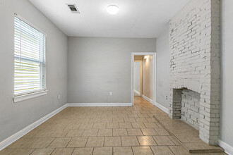 7929 Olive St in New Orleans, LA - Building Photo - Interior Photo