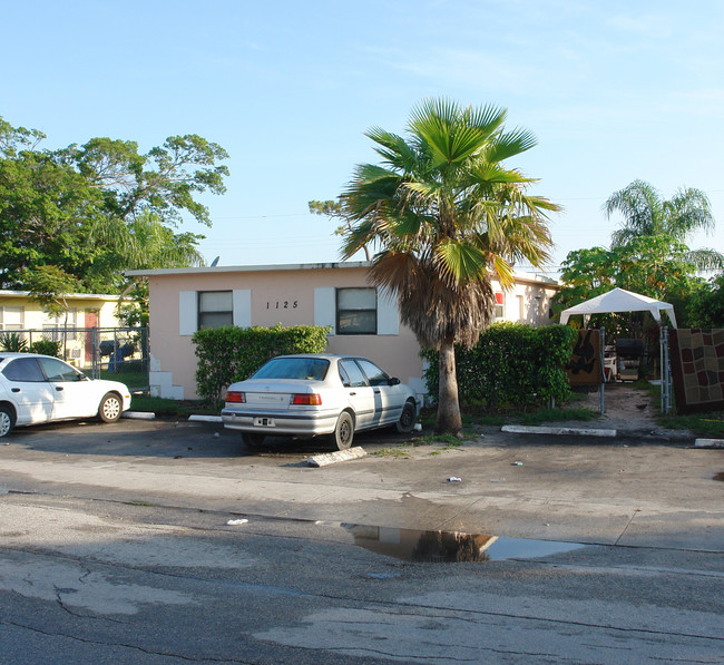 1125 NW 2nd St in Fort Lauderdale, FL - Foto de edificio - Building Photo