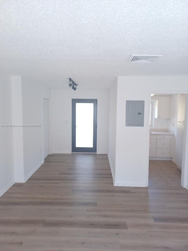 514 Santander Ave in Coral Gables, FL - Building Photo - Building Photo