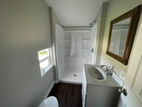 407 W Boston St, Unit 2 in Syracuse, IN - Building Photo - Building Photo