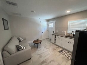 273 W Warren Ave in Longwood, FL - Building Photo - Building Photo