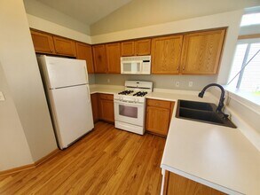 13927 S Oakdale Cir in Plainfield, IL - Building Photo - Building Photo