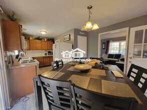 3566 Highwood Dr SW in Atlanta, GA - Foto de edificio - Building Photo