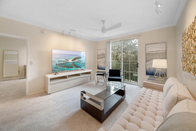 property at 720 S Sapodilla Ave