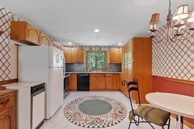 36 Groton Rd, Unit 2 in Westford, MA - Building Photo - Building Photo