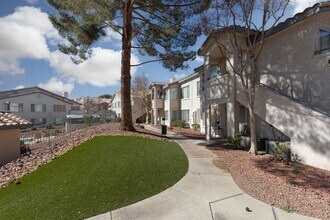 3070 Tarpon in Las Vegas, NV - Foto de edificio - Building Photo