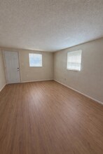 6444 Adams St in New Port Richey, FL - Foto de edificio - Building Photo