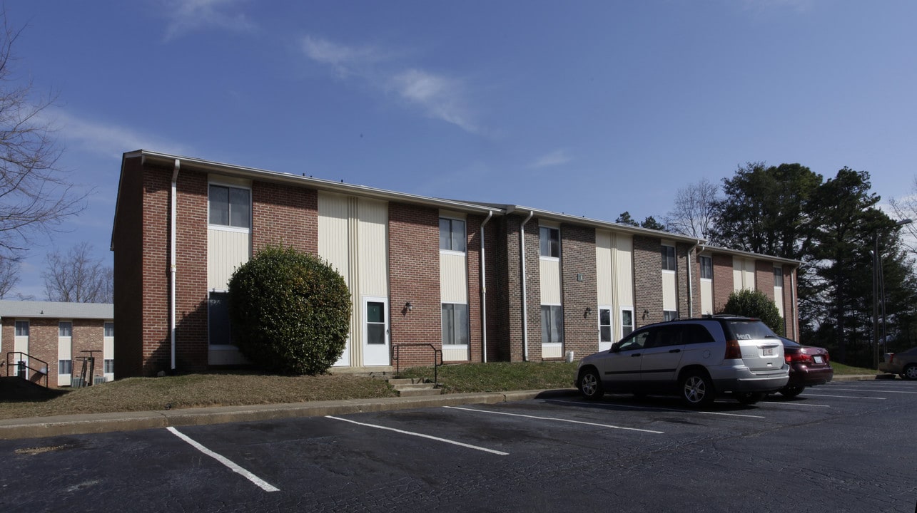 Woodridge Apartments in Asheville, NC - Foto de edificio