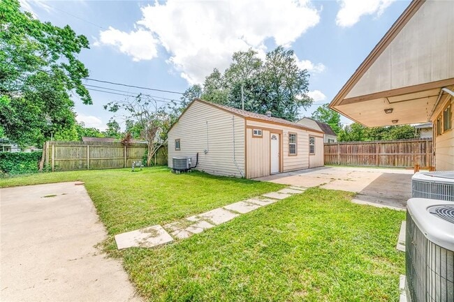 property at 1309 Jefferson St