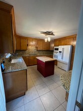 401 E 56th St in Savannah, GA - Building Photo - Building Photo