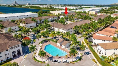 11403 NW 89th St, Unit 203 in Doral, FL - Foto de edificio - Building Photo