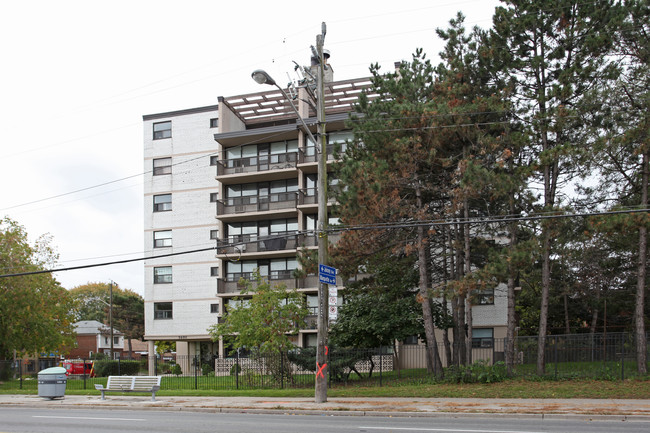 Monte Fleur Apartments in Toronto, ON - Building Photo - Building Photo