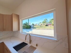 27445 Cherry Creek Dr in Santa Clarita, CA - Building Photo - Building Photo