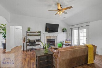 146 Auburn Cir in Glennville, GA - Foto de edificio - Building Photo