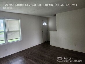 949-955 S Central Dr in Lorain, OH - Building Photo - Building Photo