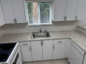 1320 SE 31st Ct in Homestead, FL - Building Photo - Building Photo