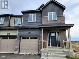 65 Teelin Cir in Ottawa, ON - Building Photo