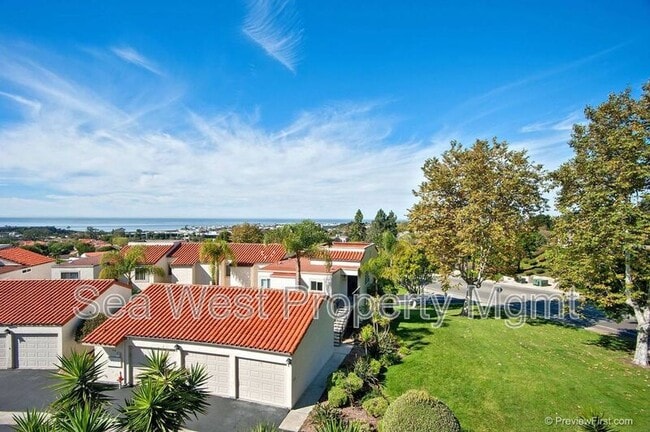 914 Caminito Madrigal in Carlsbad, CA - Building Photo - Building Photo