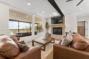 220 Circle Dr in Brian Head, UT - Building Photo