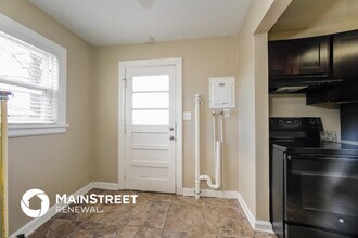 1504 Aletha Dr in Louisville, KY - Foto de edificio - Building Photo