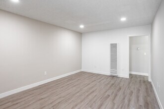 Monticello Apartments in Anaheim, CA - Building Photo - Interior Photo