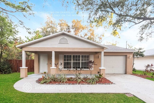 property at 1117 W Knollwood St