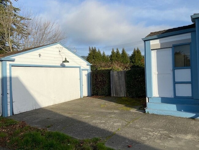 350 4th St in Arcata, CA - Building Photo - Building Photo