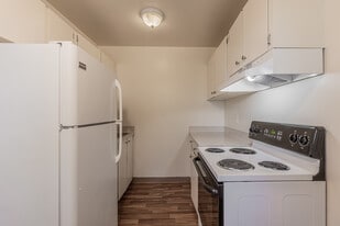 Garden Villa in Portland, OR - Building Photo