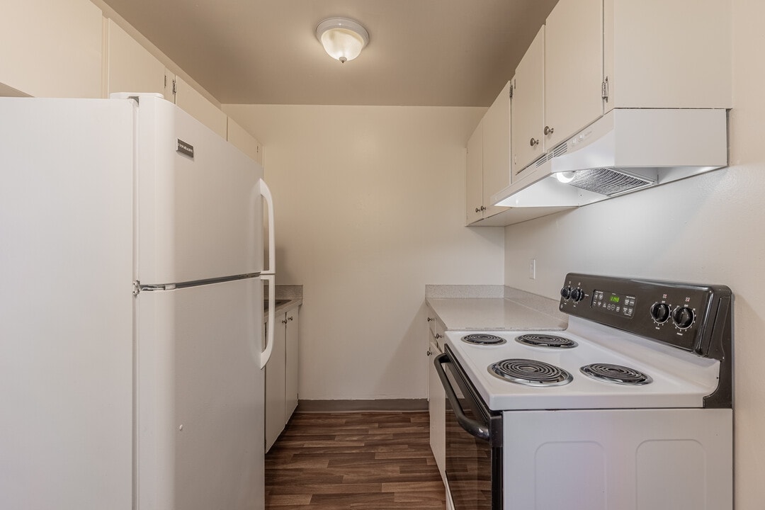 Garden Villa in Portland, OR - Building Photo