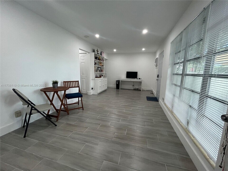 1019 NE 17th Terrace in Fort Lauderdale, FL - Building Photo