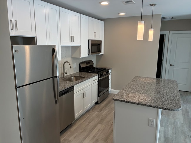 French Park Apartments in Newark, DE - Building Photo - Building Photo