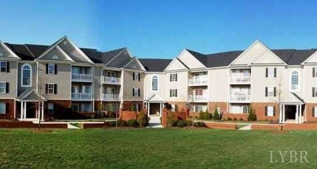 623 Wyndhurst Dr-Unit -623 Wyndhurst Dr #205 in Lynchburg, VA - Building Photo