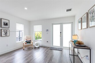 136 NE 50th St in Miami, FL - Building Photo - Building Photo