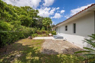 801 NE 118th St in Biscayne Park, FL - Building Photo - Building Photo