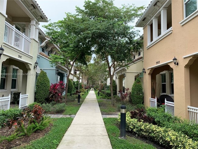 property at 2947 St Thomas Dr