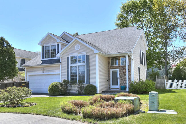 property at 41 Ennis Ln