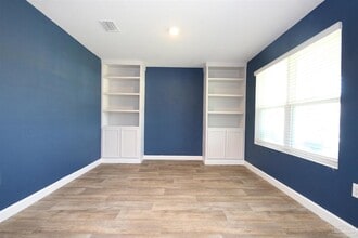 10589 Queens Gate Cir in Pensacola, FL - Building Photo - Building Photo