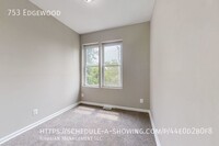 753 Edgewood St photo'