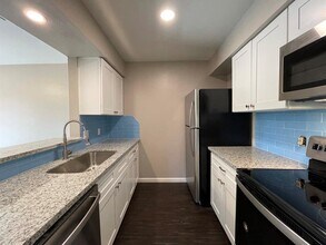 7315 Housman, Unit A in Houston, TX - Building Photo - Building Photo