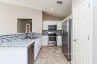 2260 W Hayden Peak Dr in San Tan Valley, AZ - Building Photo - Building Photo