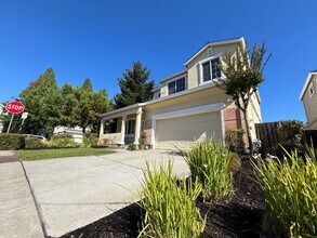101 Johnson Ln in Martinez, CA - Building Photo - Building Photo