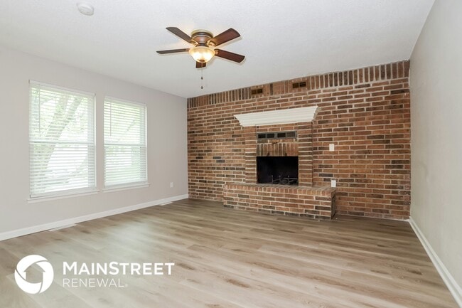 114 Nanette St in Belton, MO - Foto de edificio - Building Photo