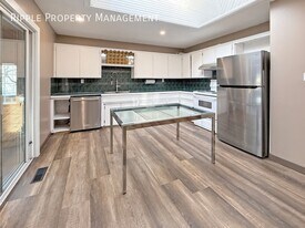 1517-1544 44 St SE in Calgary, AB - Building Photo